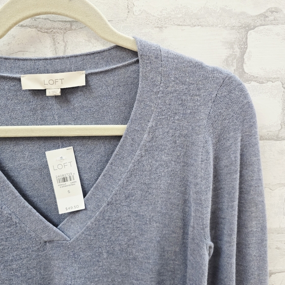 LOFT Sweater - Picture 2 of 6